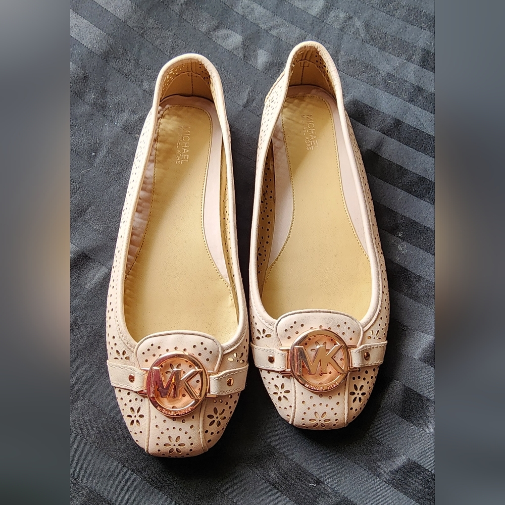 Michael Kors Fulton Moc Perforated Flats Soft Pink. Size 9.5.